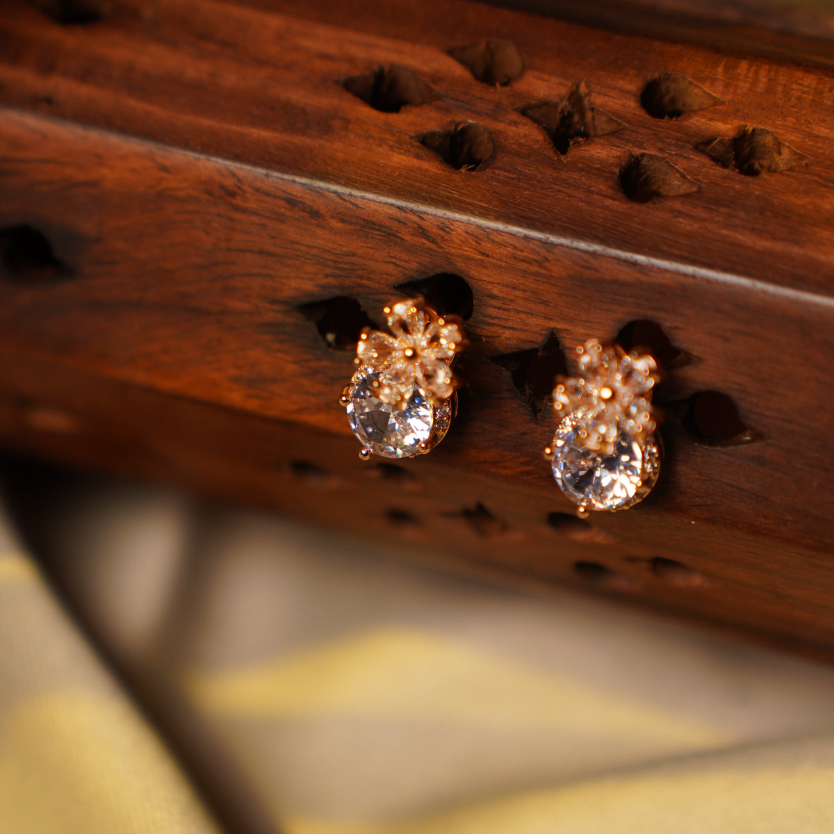 Daisy Gleam Earring