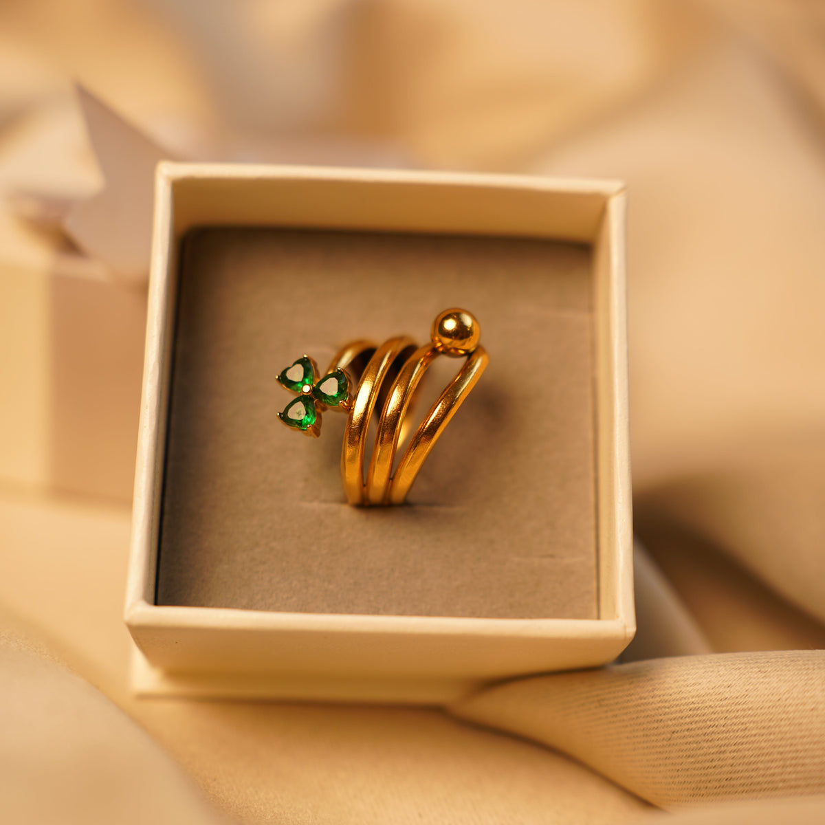 Clover Ring